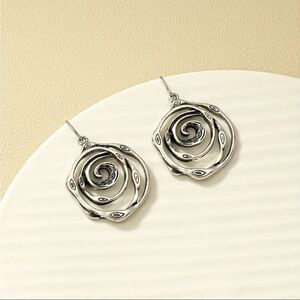 NEW SILVER PLATED SWIRL DANGLE ARTISAN EARRINGS